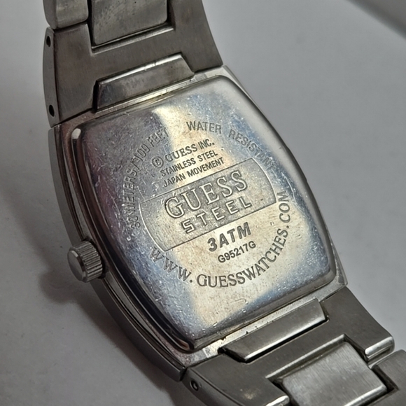 Mens Vintage Guess Steel 31mm G95217G Quartz Analog Watch New Battery - Picture 11 of 11